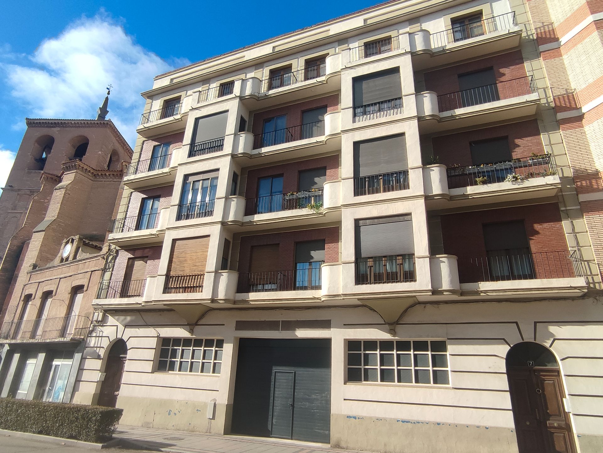 Exterior view of Flat for sale in Medina del Campo  with Heating, Parquet flooring and Storage room