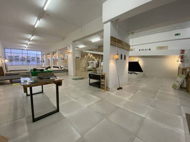 Local comercial en Alquiler en Viladomat en La Nova Esquerra de l'Eixample