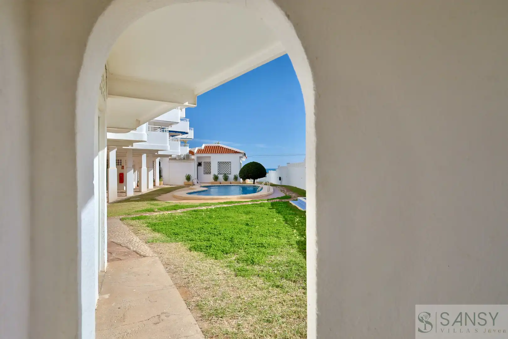 Vista exterior de Apartament en venda en Jávea / Xàbia amb Terrassa i Piscina comunitària