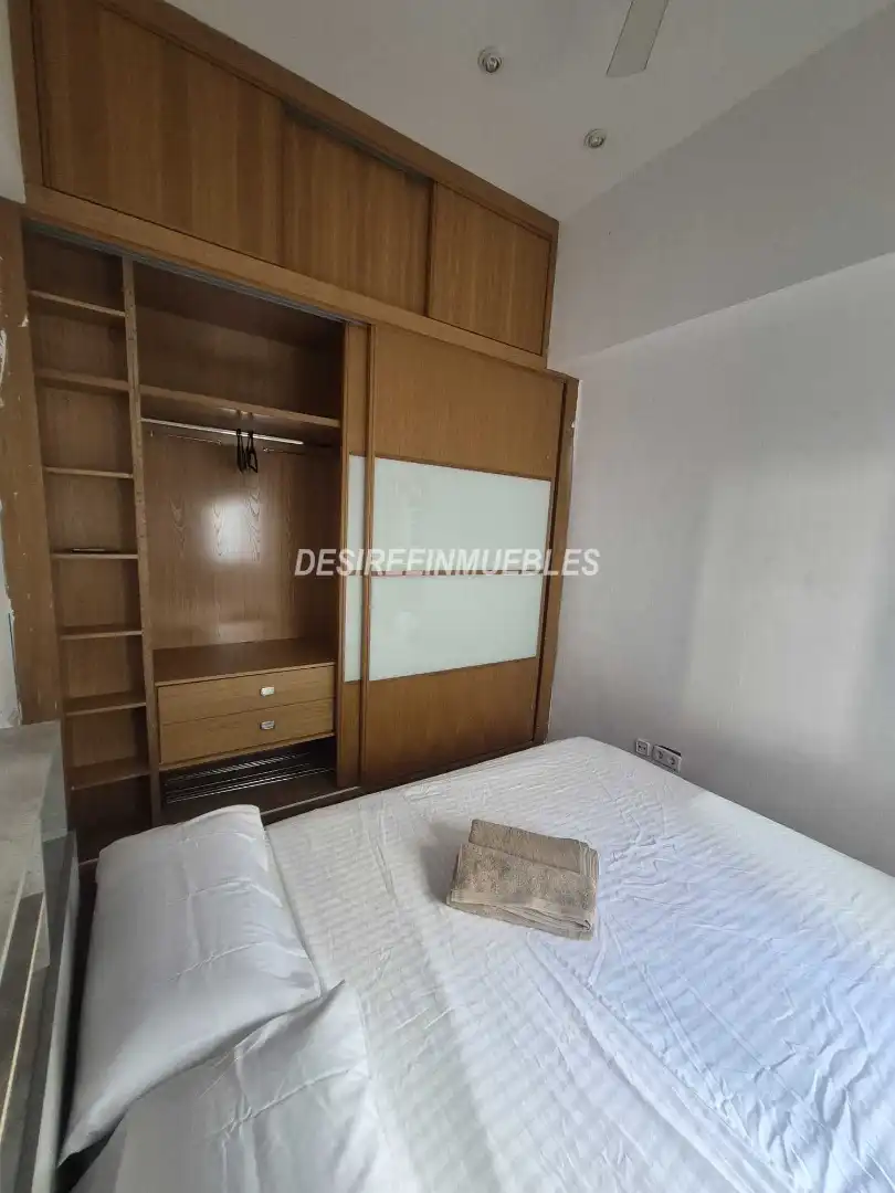 Dormitori de Pis de lloguer en Valencia amb Aire condicionat, Parquet i Terrassa