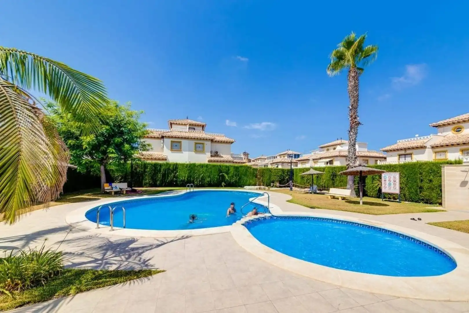 Piscina de Finca rústica en venta en Orihuela con Terraza, Piscina y Amueblado