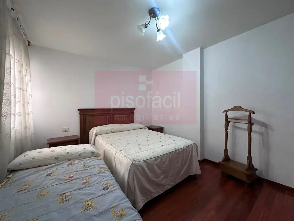 Dormitori de Apartament en venda en Lugo