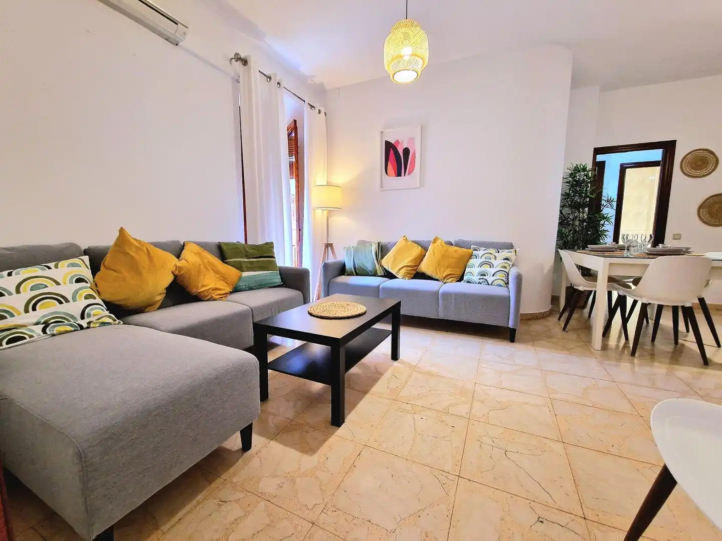 Living room of Flat for rent in Úbeda  with Air Conditioner and Furnished