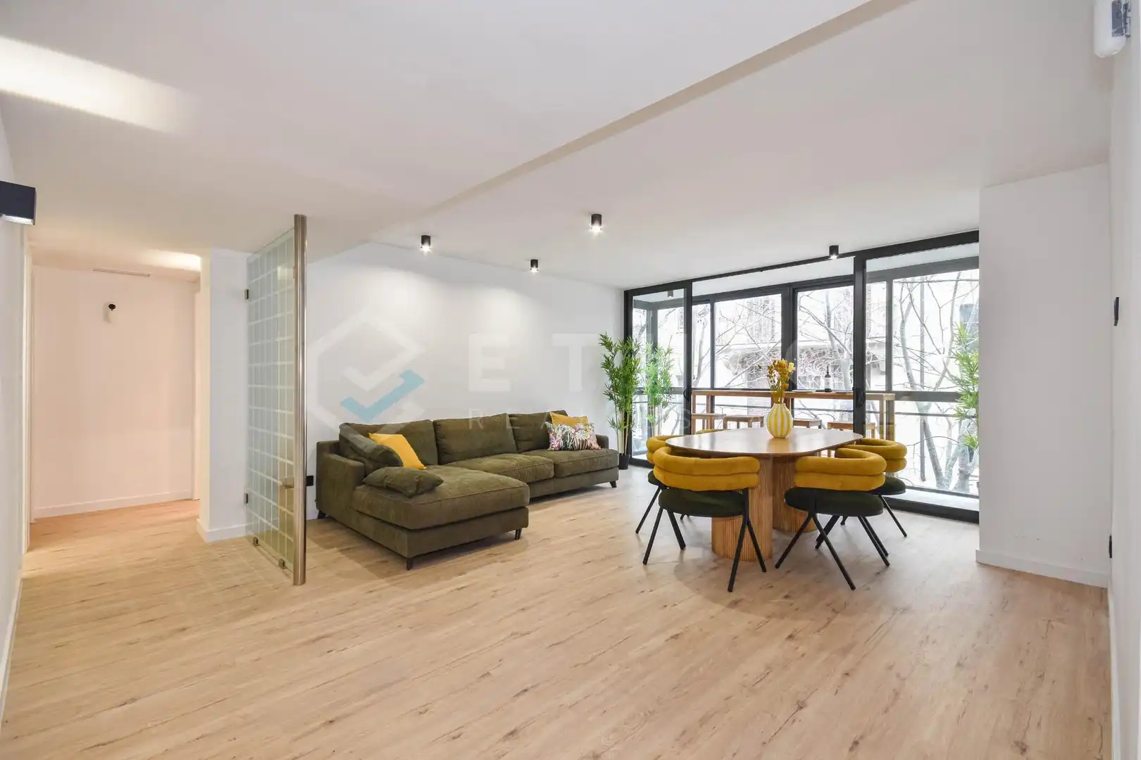 Wohnzimmer von Wohnung zum Verkauf in Barcelona mit Klimaanlage, Heizung und Parkett