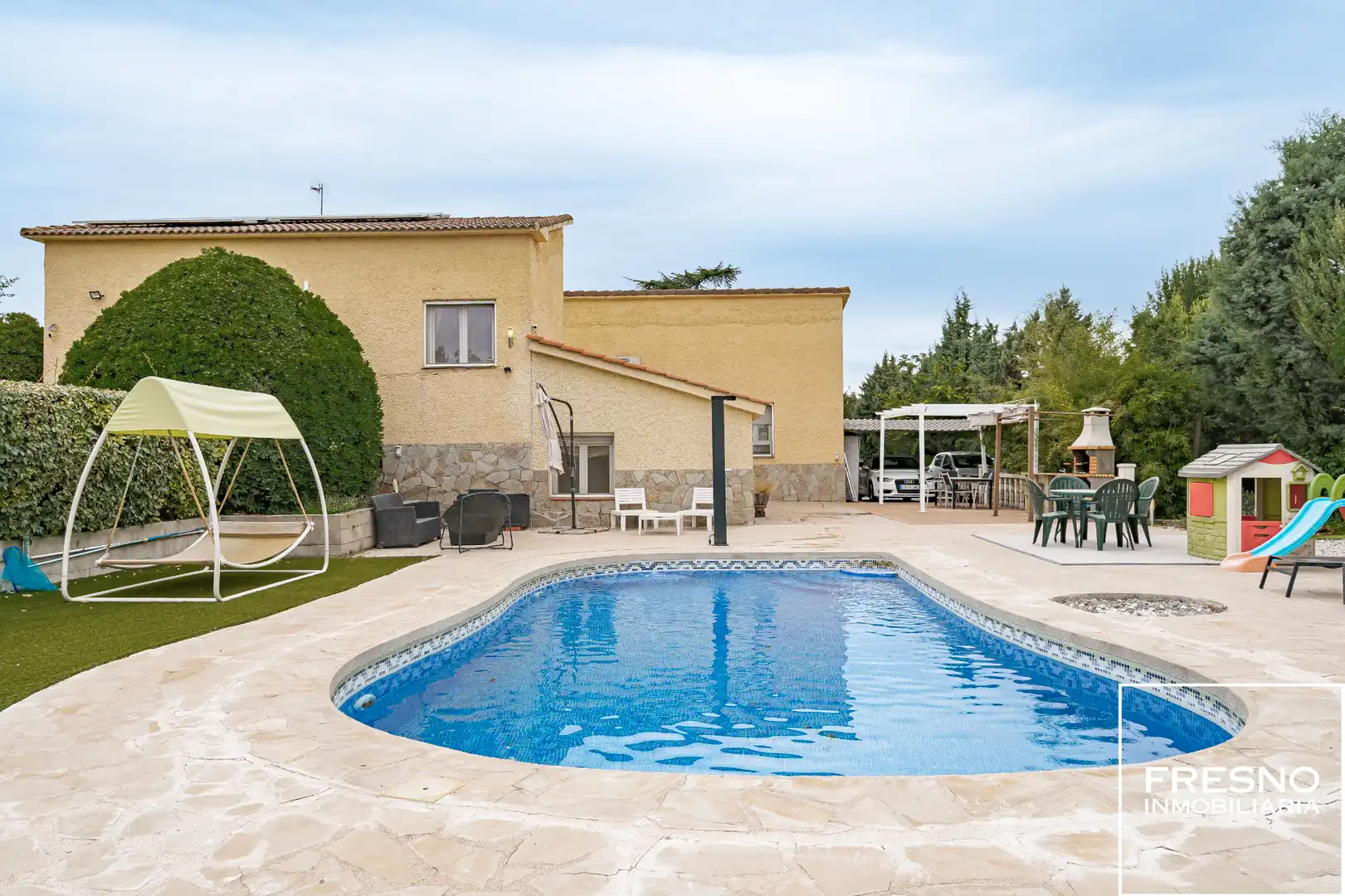 Piscina de Casa o xalet en venda en Paracuellos de Jarama amb Aire condicionat, Calefacció i Jardí privat