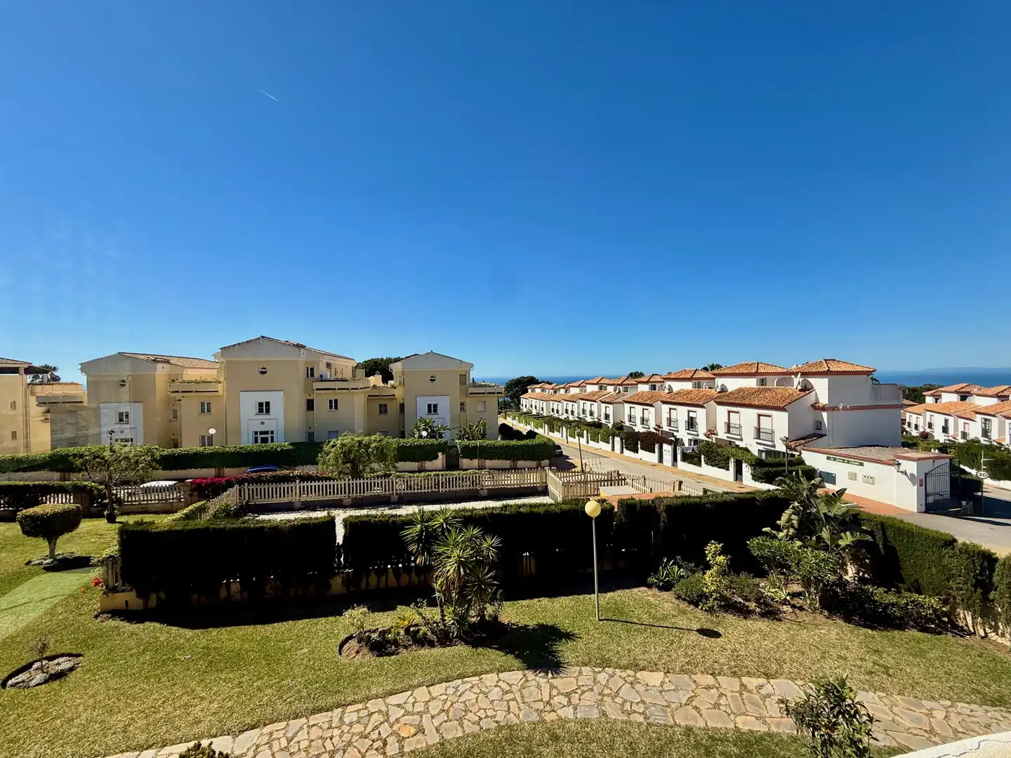 Vista exterior de Apartamento de alquiler en Marbella con Piscina y Piscina comunitaria