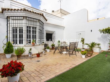 House with garden for sale in Centro - Calzada - Cabo Noval