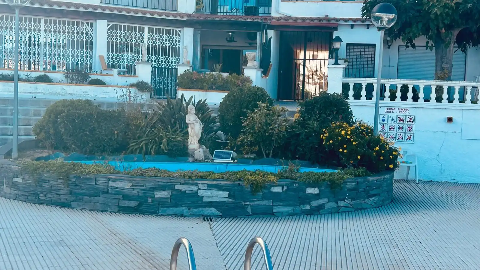 Piscina de Apartamento en venta en Empuriabrava con Aire acondicionado, Terraza y Piscina comunitaria