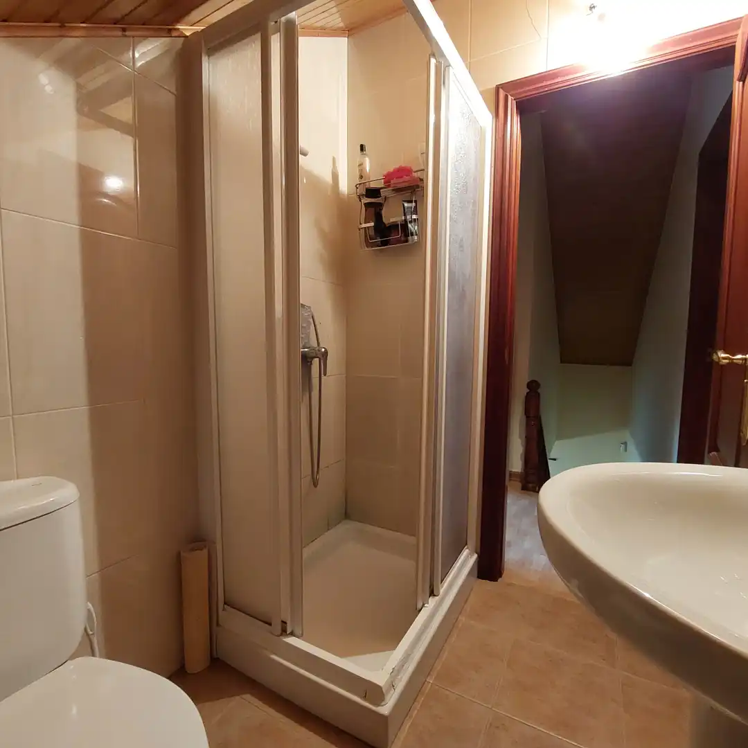 Baño de Casa o chalet en venta en Ordes con Jardín privado, Amueblado y Horno