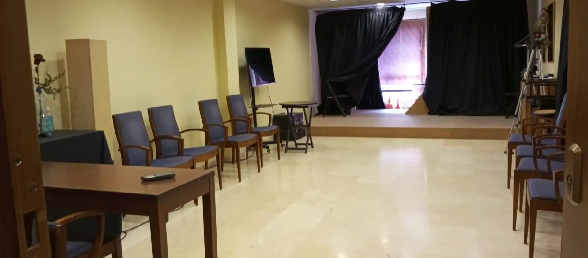 Office space with lift to rent in Calle Miguel Villanueva, imagen 2