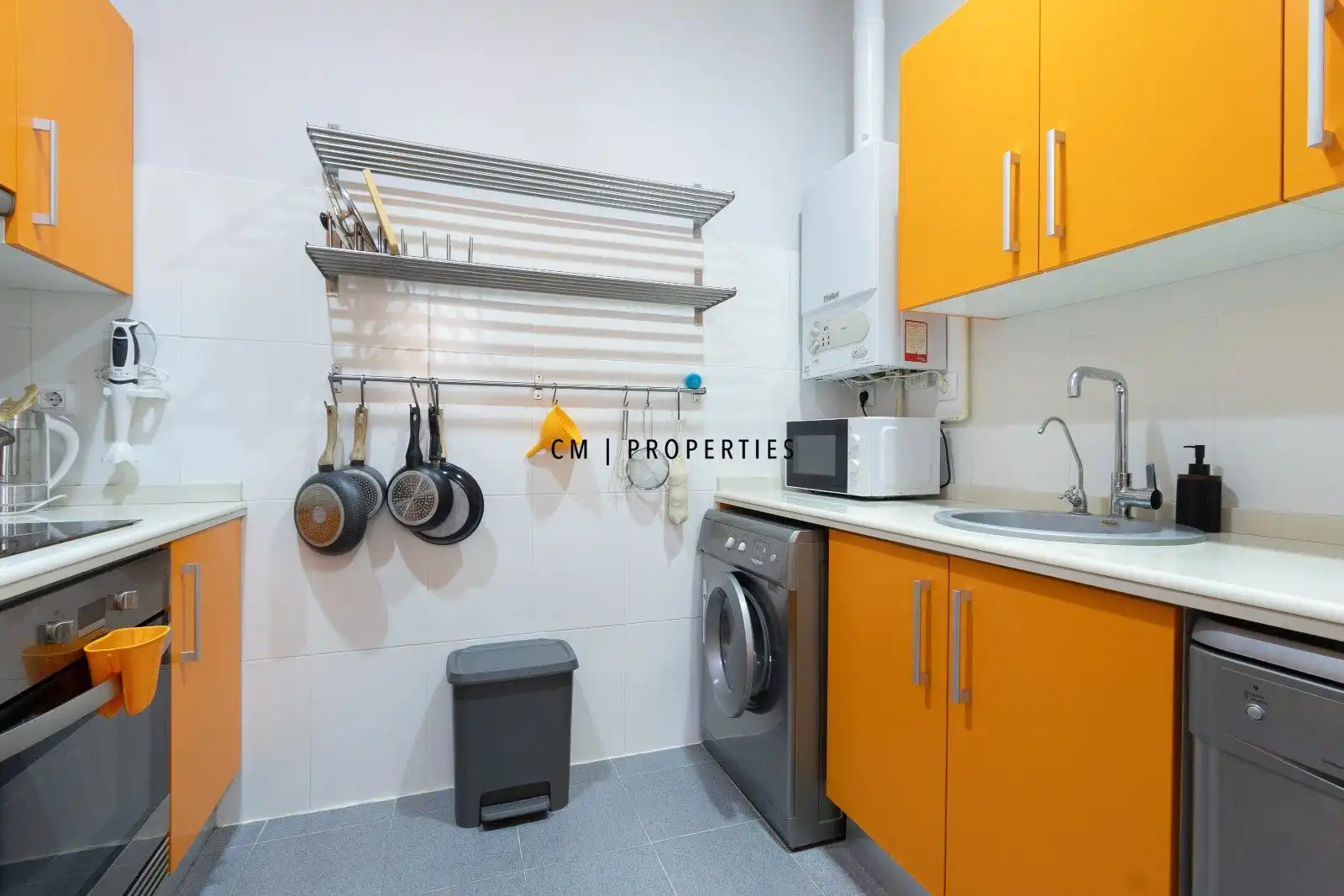 Kitchen of Flat for rent in Ciutat Vella 