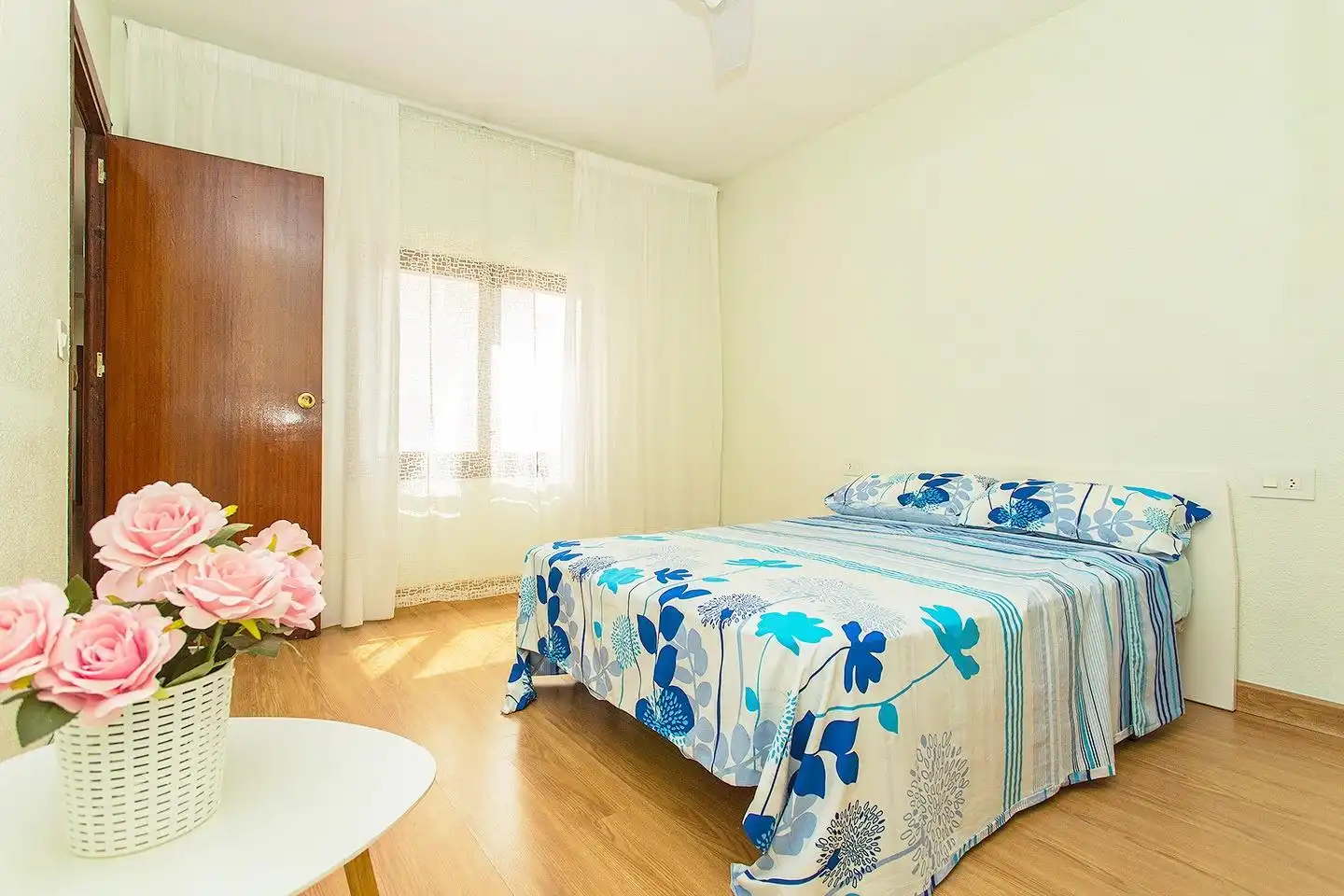 Habitación de Apartamento en venta en Torrevieja con Aire acondicionado, Terraza y Amueblado