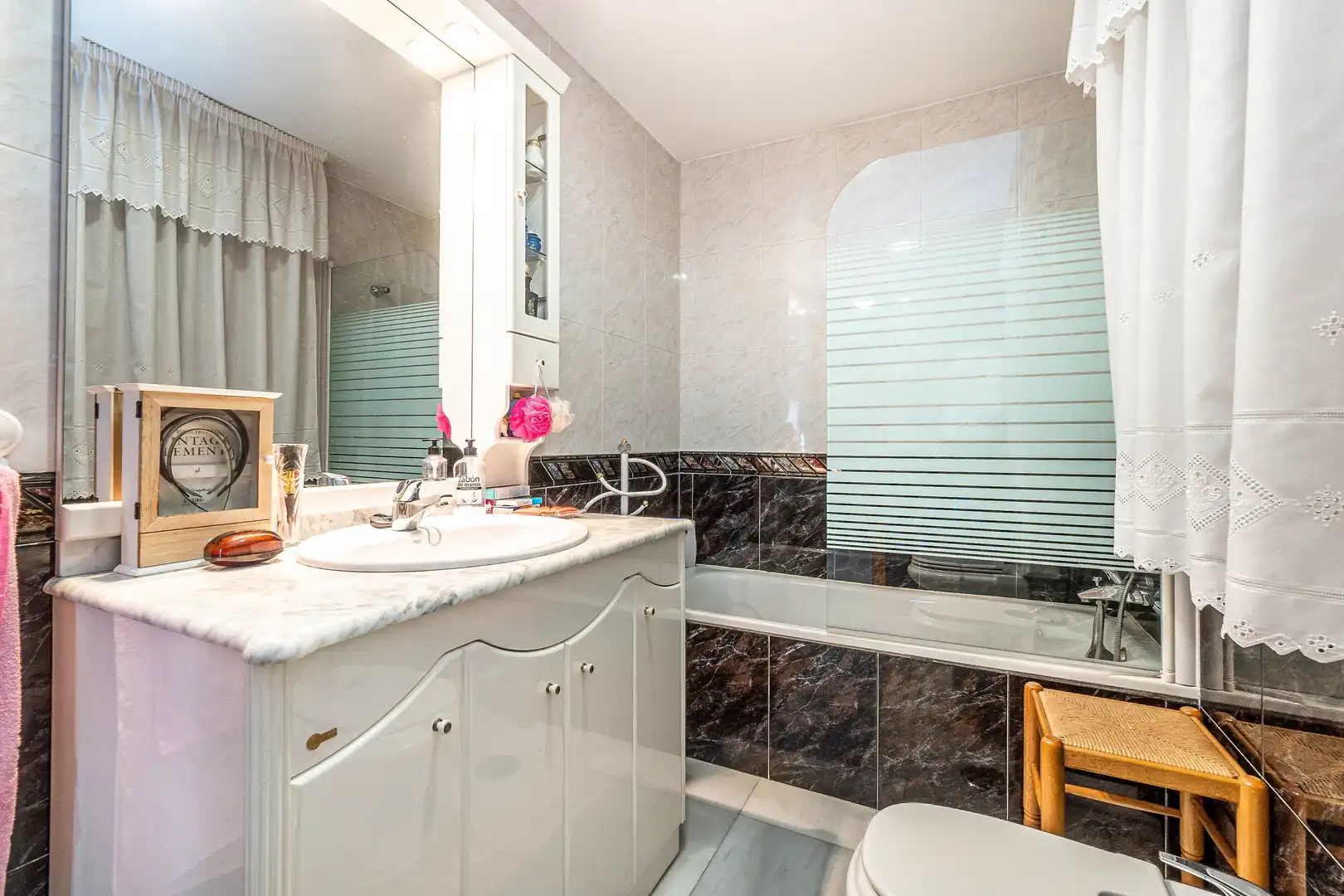 Badezimmer von Haus oder Chalet zum Verkauf in Maracena mit Klimaanlage, Heizung und Terrasse