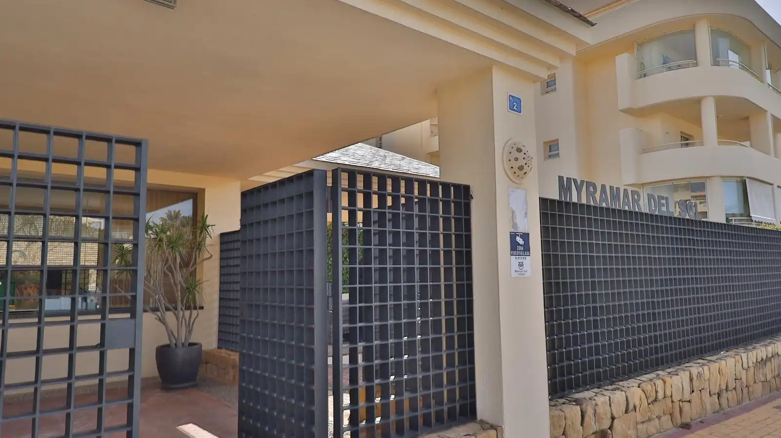 Vista exterior de Pis en venda en Mijas amb Piscina comunitària