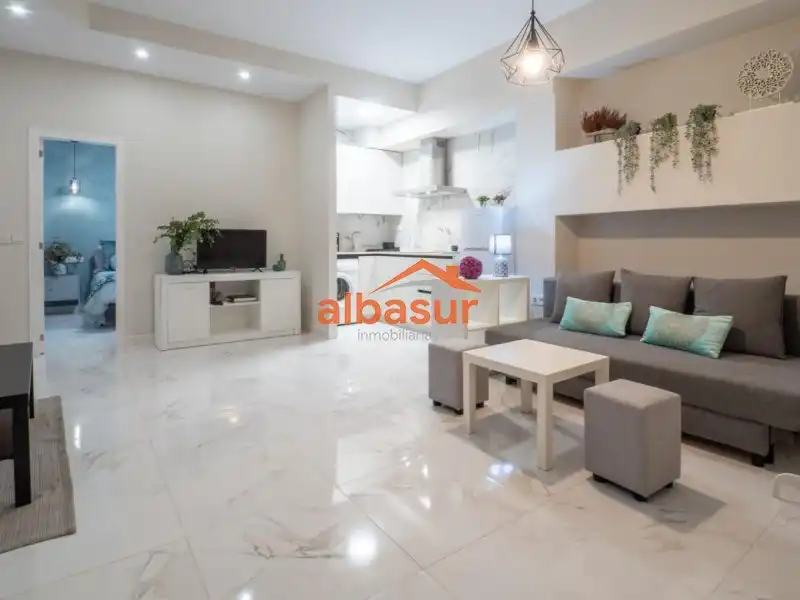 Living room of Flat for sale in Córdoba  with Air Conditioner, Heating and Furnished