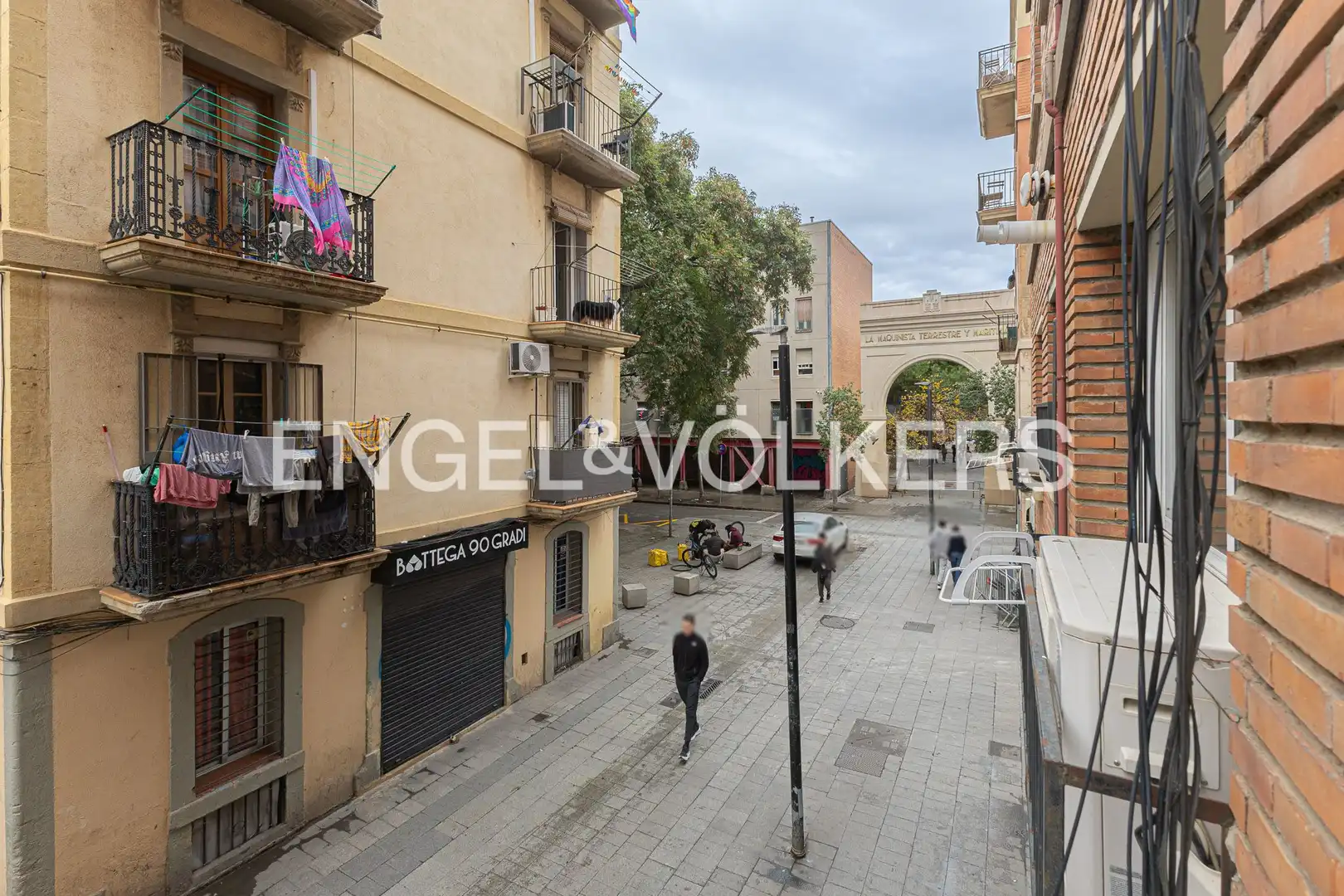 Vista exterior de Pis en venda en Barcelona amb Aire condicionat, Calefacció i Moblat
