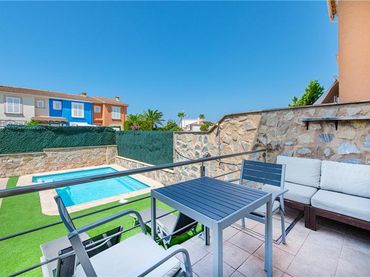 Maison mitoyenne avec balcon à vendre à Sa Torre