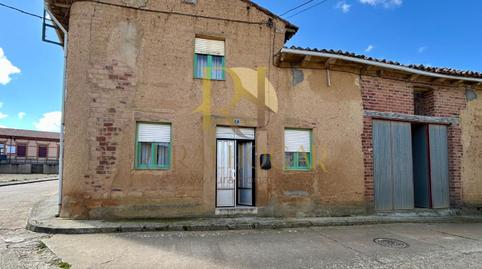 Foto 5 de Casa o xalet en venda a Calle del Truébano, Matadeón de los Oteros, León