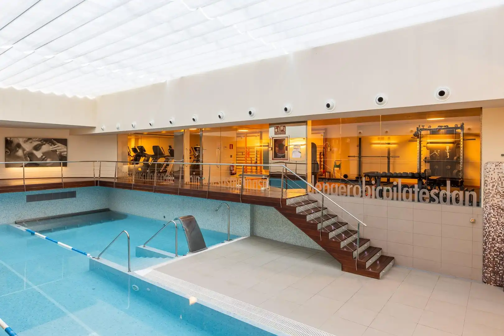 Piscina de Piso en venta en A Coruña Capital  con Calefacción, Jardín privado y Trastero