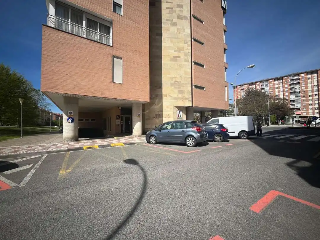 Parking of Garage for rent in  Pamplona / Iruña