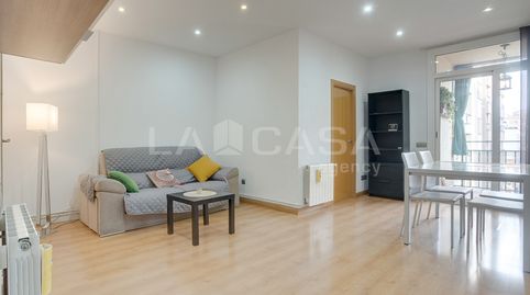 Foto 3 von Wohnung zum Verkauf in Calle Corsega, El Camp de l'Arpa del Clot, Barcelona Capital