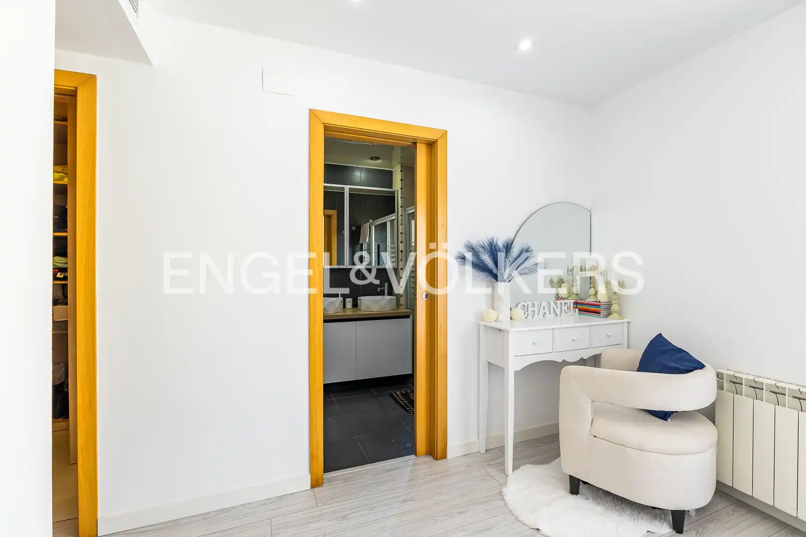 Piso en venta en Vilanova i la Geltrú con Aire acondicionado, Calefacción y Trastero