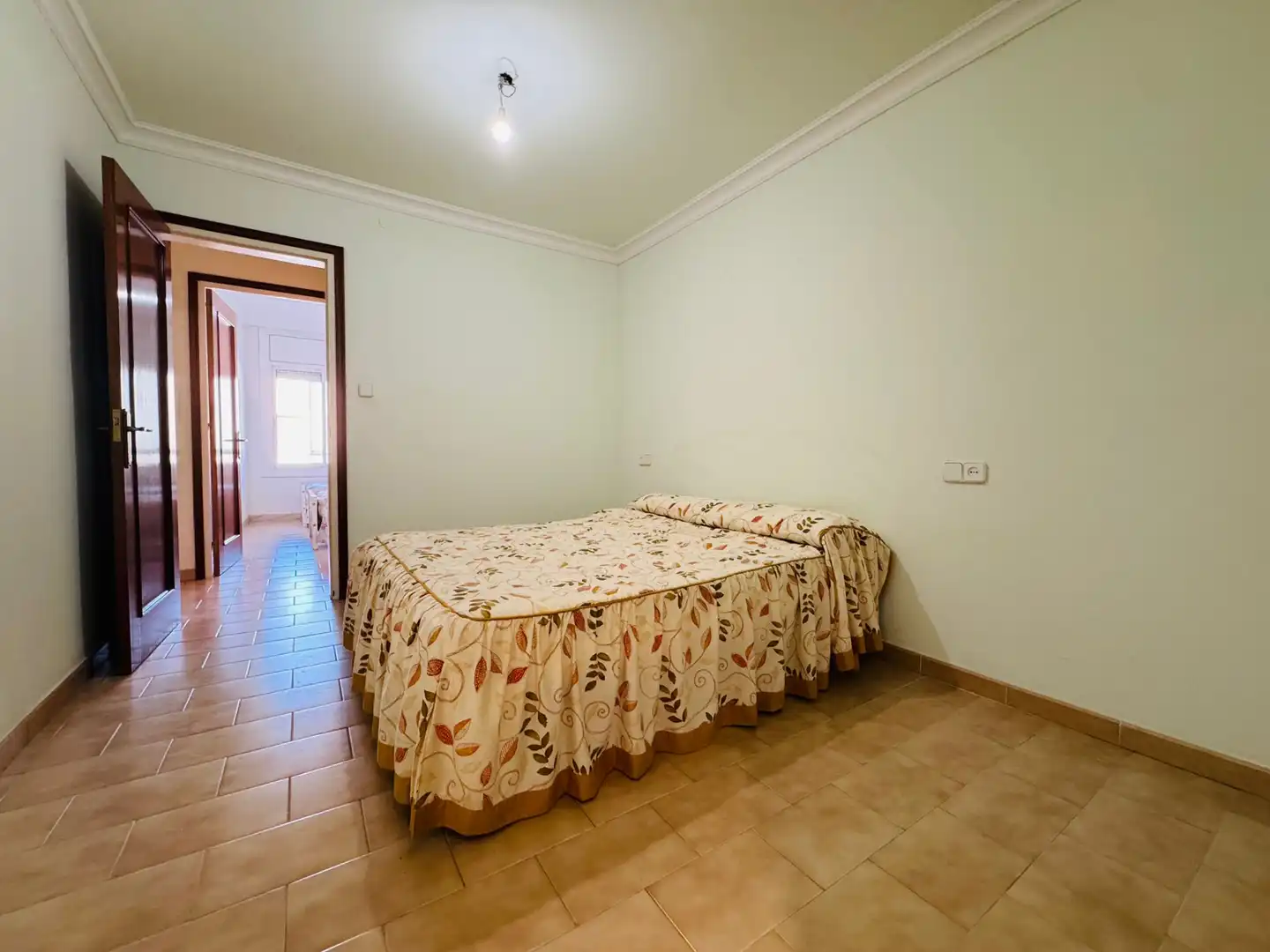 Dormitori de Pis en venda en Figueres amb Aire condicionat, Terrassa i Alarma