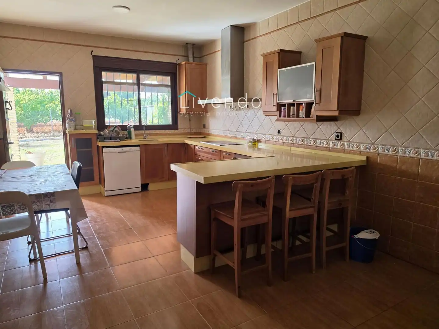 Cuina de Casa o xalet en venda en Chiclana de la Frontera amb Aire condicionat, Terrassa i Traster