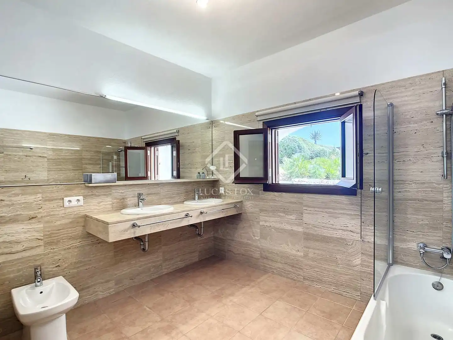 Bathroom of Houses for sale in Ciutadella de Menorca  with Heating, Private garden and Terrace