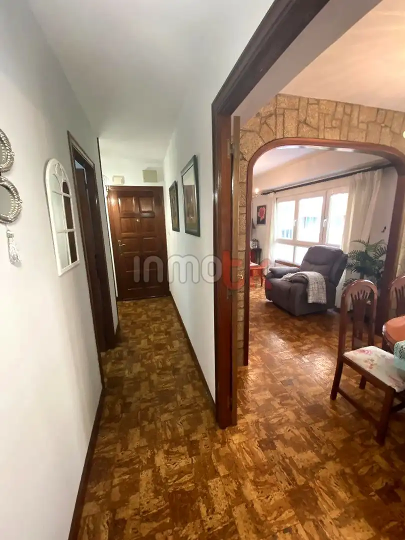 Schlafzimmer von Wohnung zum Verkauf in A Coruña Capital  mit Möbliert
