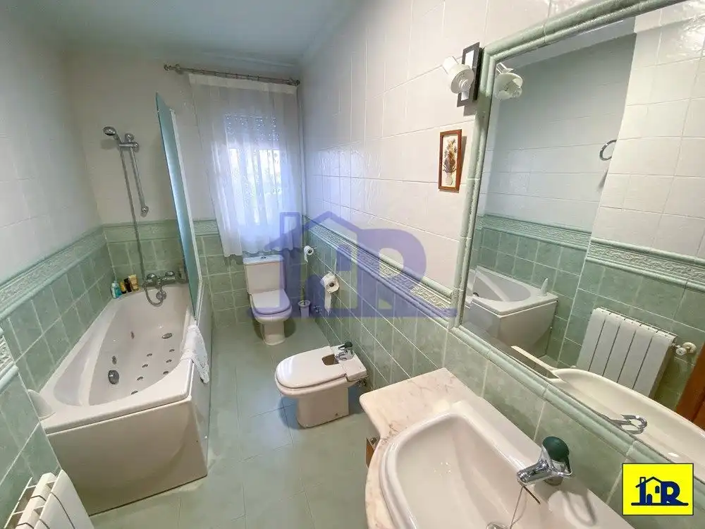 Bathroom of Houses for sale in Arcas del Villar  with Terrace, Storage room and Swimming Pool