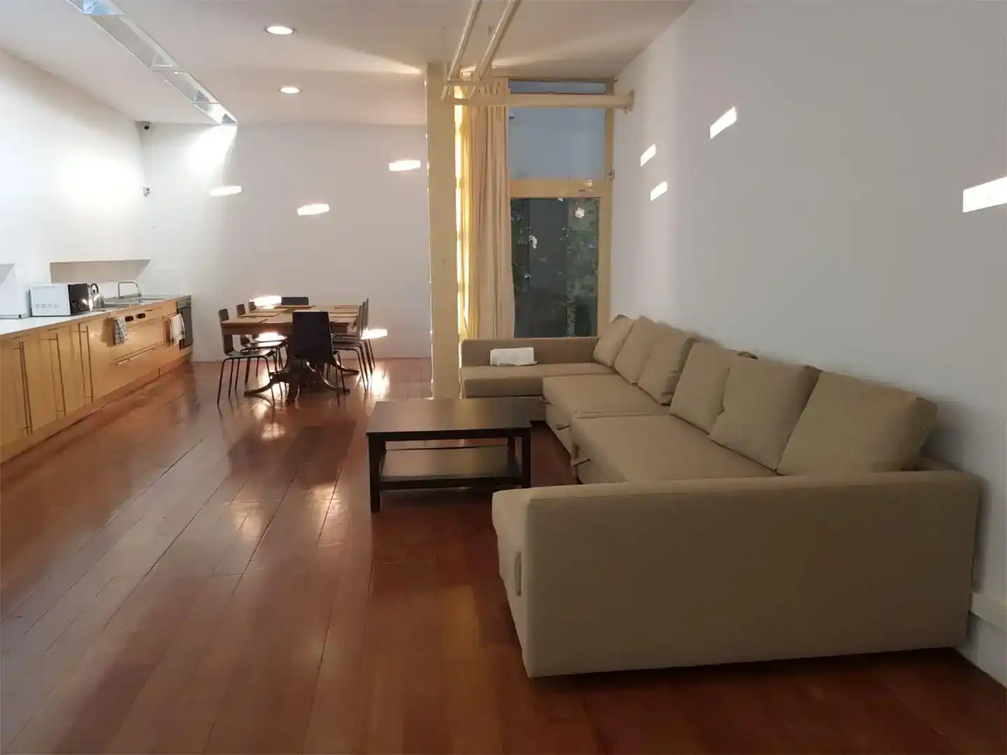 Sala de estar de Loft de alquiler en Madrid con Aire acondicionado, Parquet y Amueblado