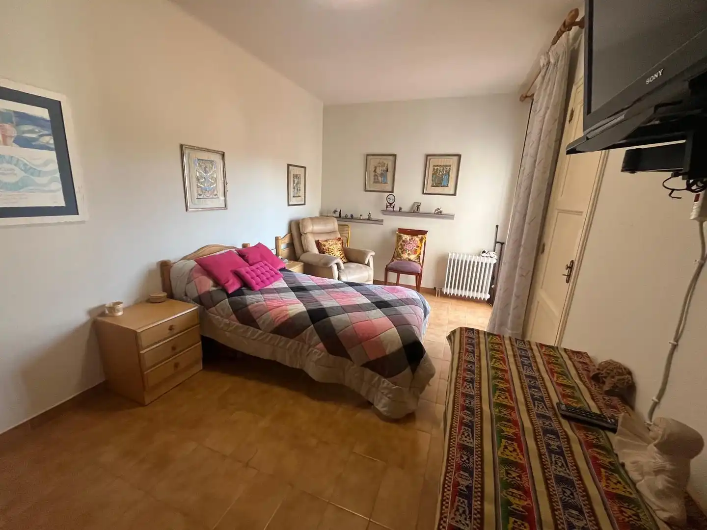 Dormitori de Finca rústica en venda en El Masnou amb Aire condicionat, Calefacció i Jardí privat