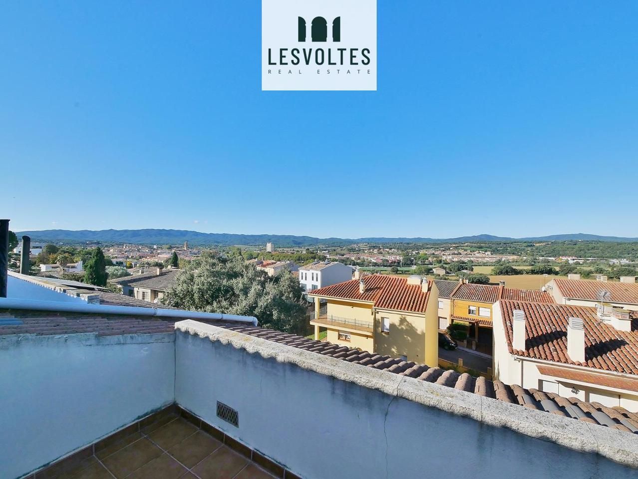 Vista exterior de Piso en venta en La Bisbal d'Empordà con Aire acondicionado, Calefacción y Terraza