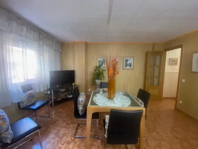 Comedor de Piso en venta en Rubí con Calefacción, Amueblado y Horno
