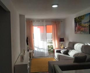 Living room of Flat to rent in  Santa Cruz de Tenerife Capital  with Terrace, Furnished and Oven