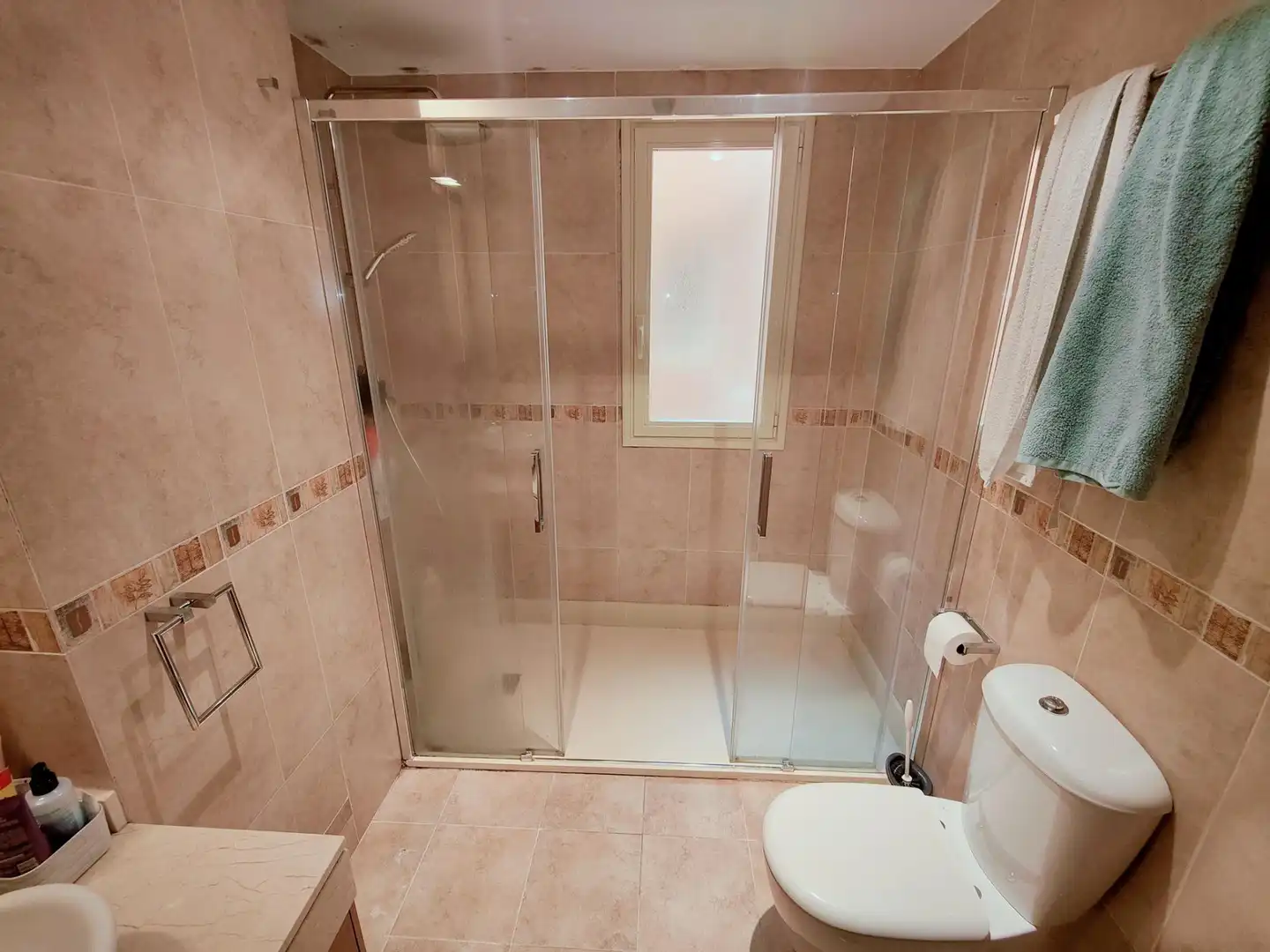 Badezimmer von Wohnung zum Verkauf in Valdemoro mit Klimaanlage, Parkett und Abstellraum