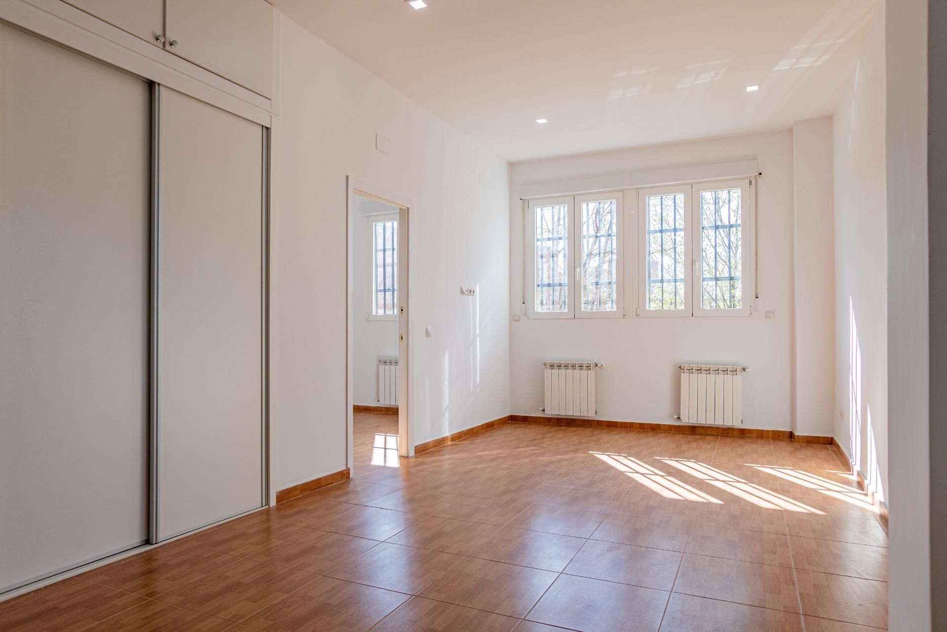 Flat for sale in  Madrid Capital  with Heating