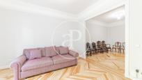 Living room of Flat to rent in  Madrid Capital  with Air Conditioner, Heating and Balcony