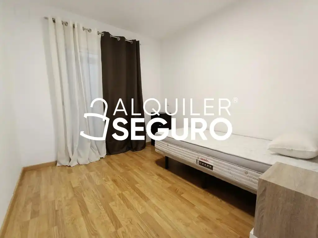 Piso de alquiler en Alfonso El Sabio, Barrio del Centro