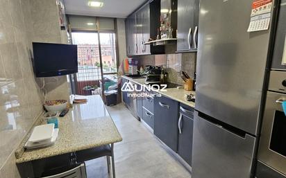 Kitchen of Flat for sale in  Logroño  with Balcony