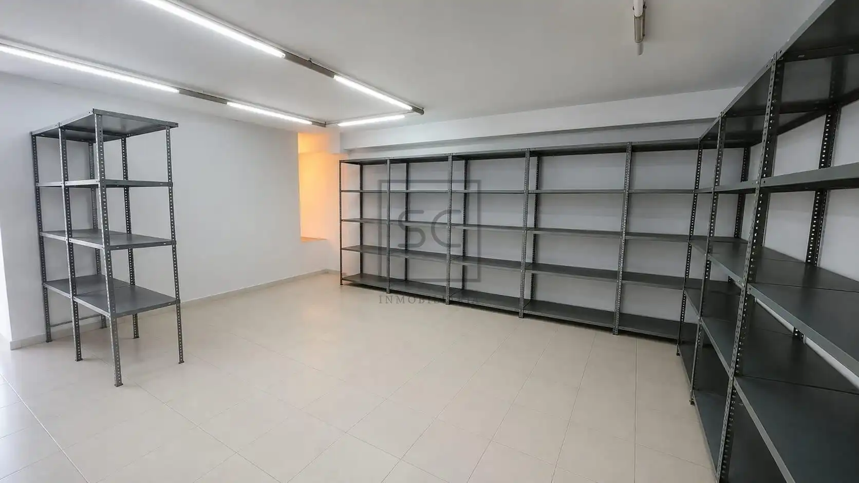 Local comercial en venta en Calle del Ejército Español, imagen 2