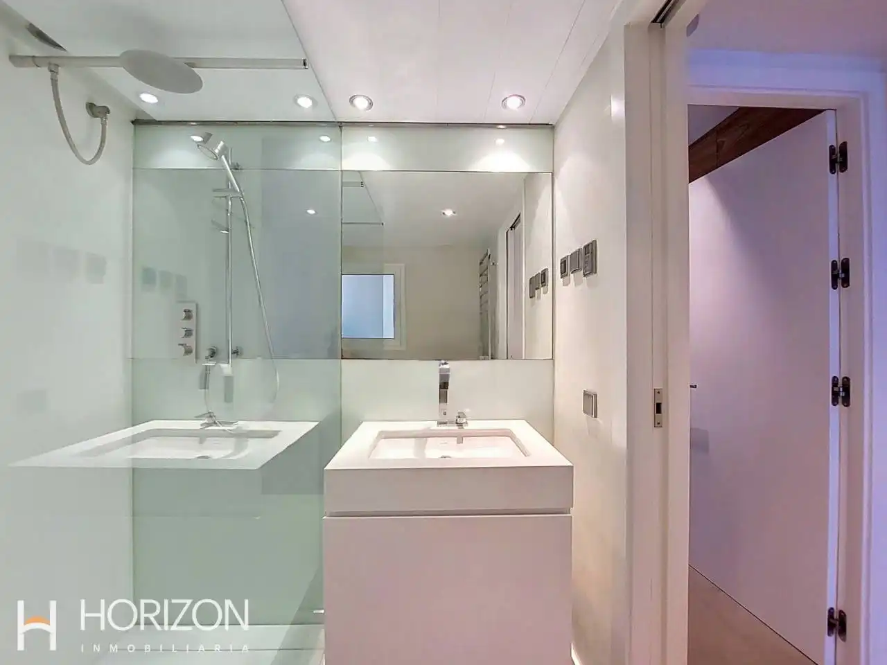 Badezimmer von Wohnungen zum Verkauf in Tossa de Mar mit Klimaanlage, Heizung und Terrasse
