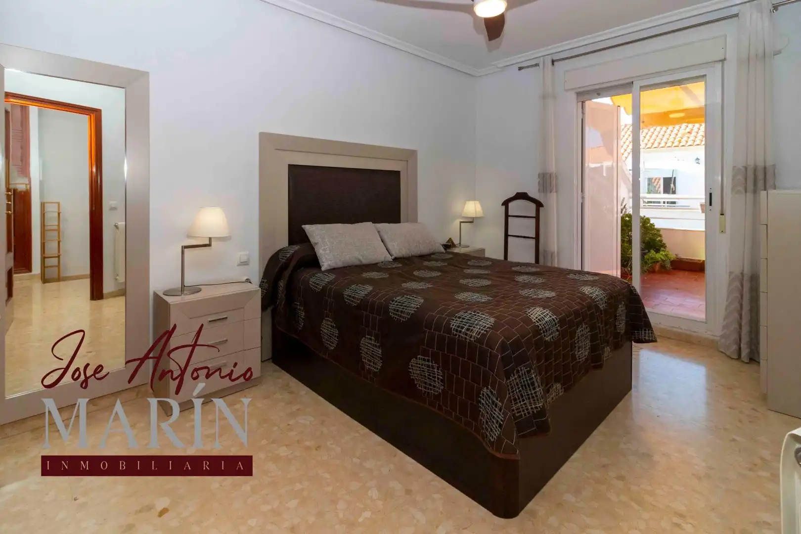 Habitación de Casa adosada en venta en Badajoz con Aire acondicionado, Calefacción y Trastero