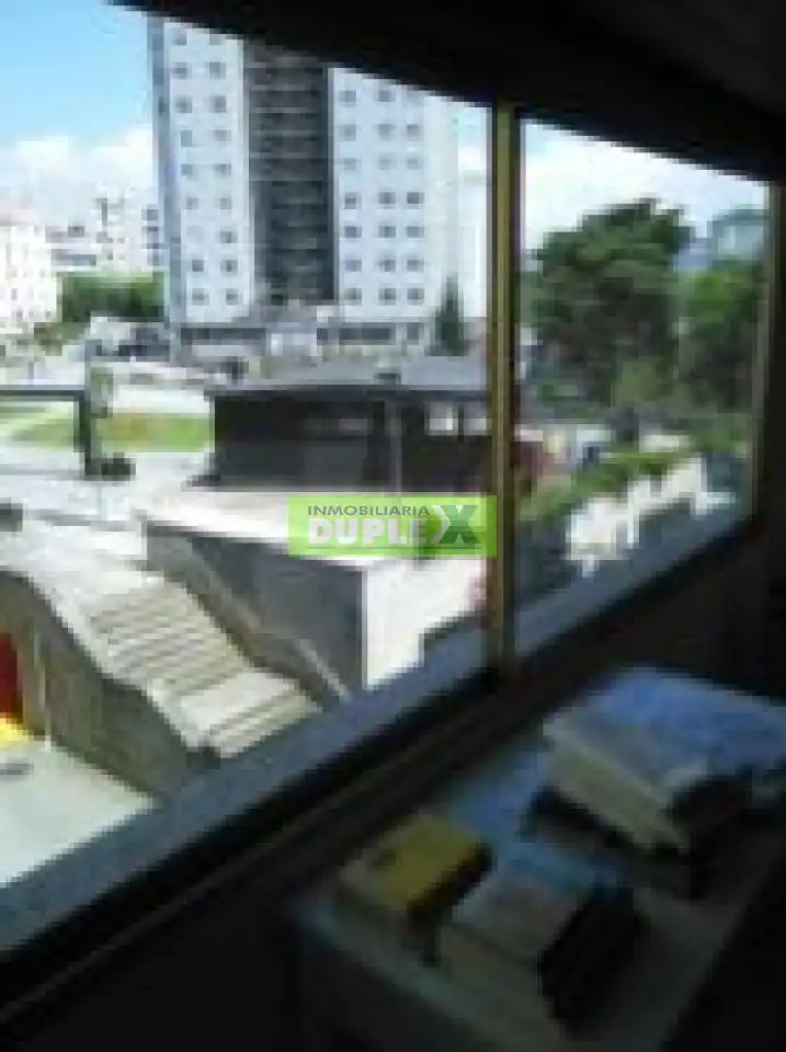 Pis en venda en Pontevedra Capital  amb Calefacció, Parquet i Terrassa