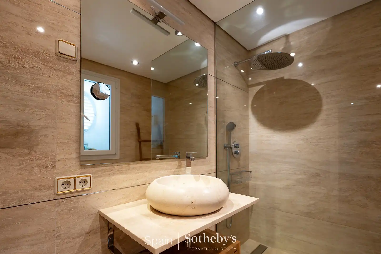 Baño de Casa o chalet en venta en Pozuelo de Alarcón con Aire acondicionado, Jardín privado y Terraza