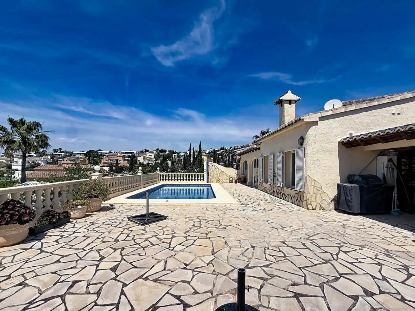 Vista exterior de Casa o chalet en venta en Benitachell / El Poble Nou de Benitatxell con Aire acondicionado, Calefacción y Jardín privado