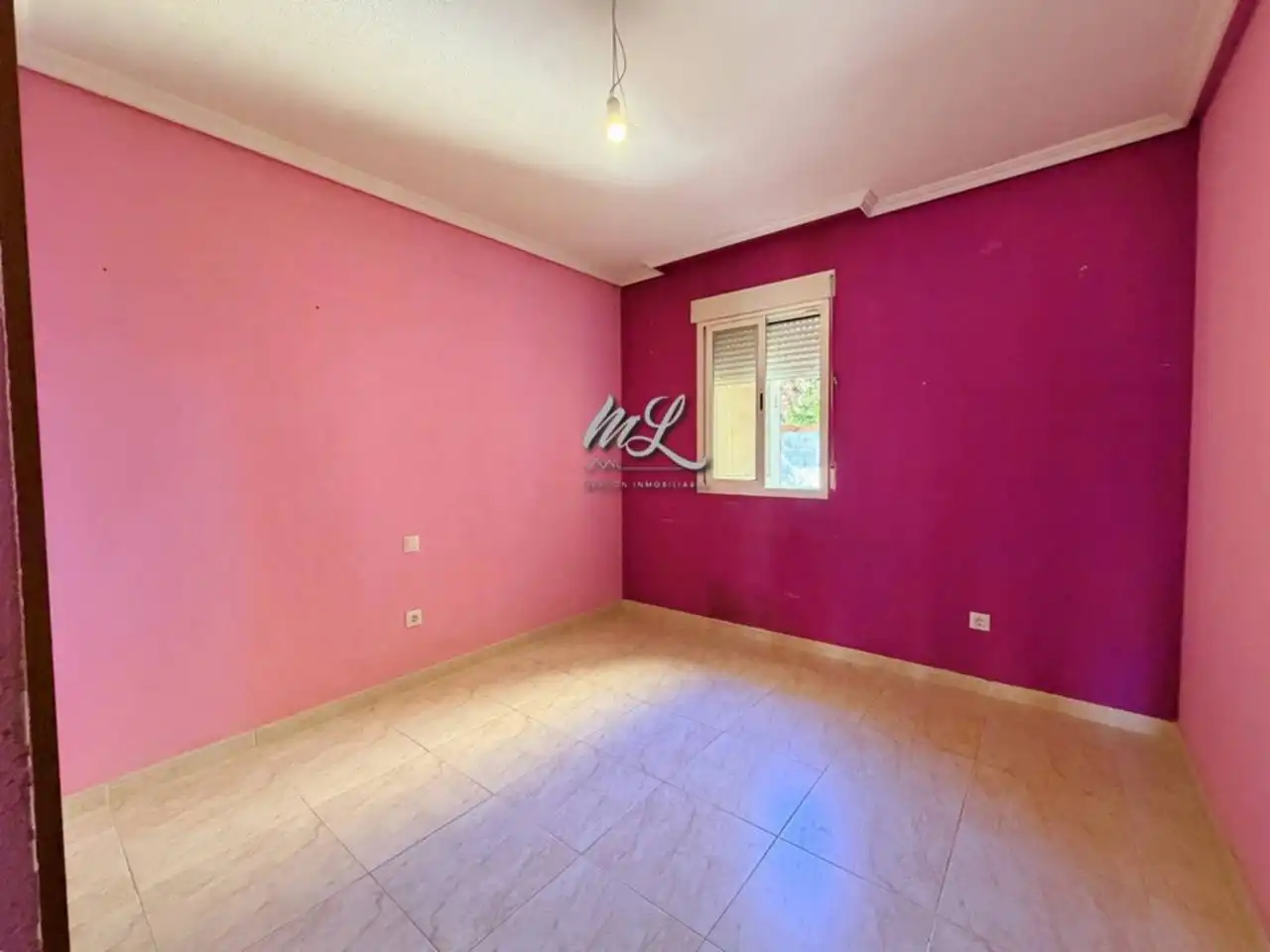 Habitación de Casa adosada en venta en Toledo con Calefacción, Jardín privado y Terraza