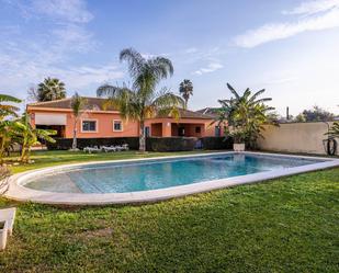 Piscina de Finca rústica en venda en Dos Hermanas amb Aire condicionat, Calefacció i Jardí privat