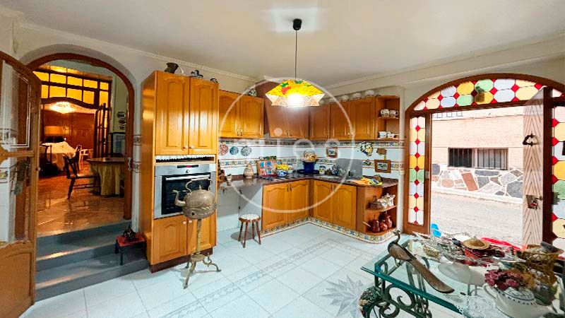 Cuina de Casa o xalet en venda en Turís amb Terrassa, Traster i Balcó